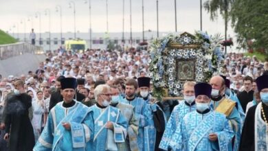 Photo of В Казани тысячи людей вышли на крестный ход